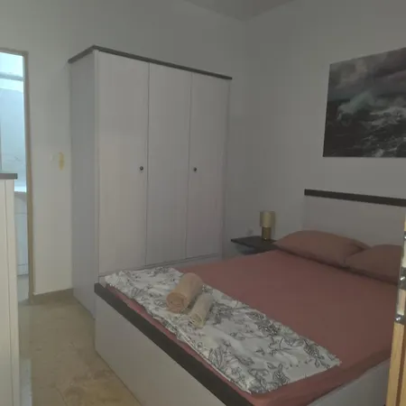 Marko One Bedroom #5 *